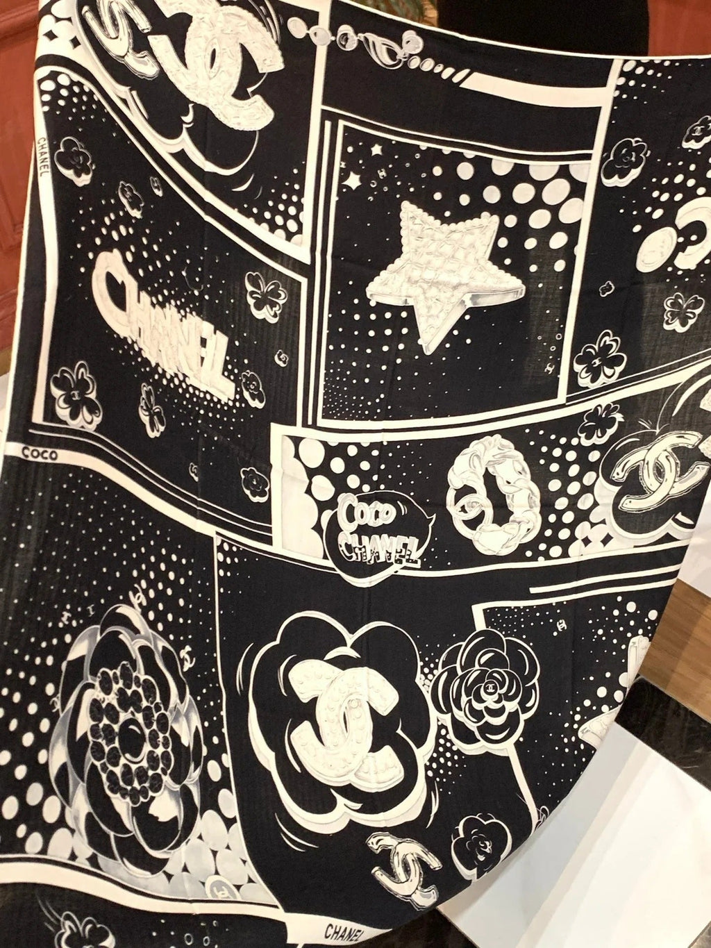 CHANEL 25S SCARF 140 CM IN CASHMERE SILK 941831