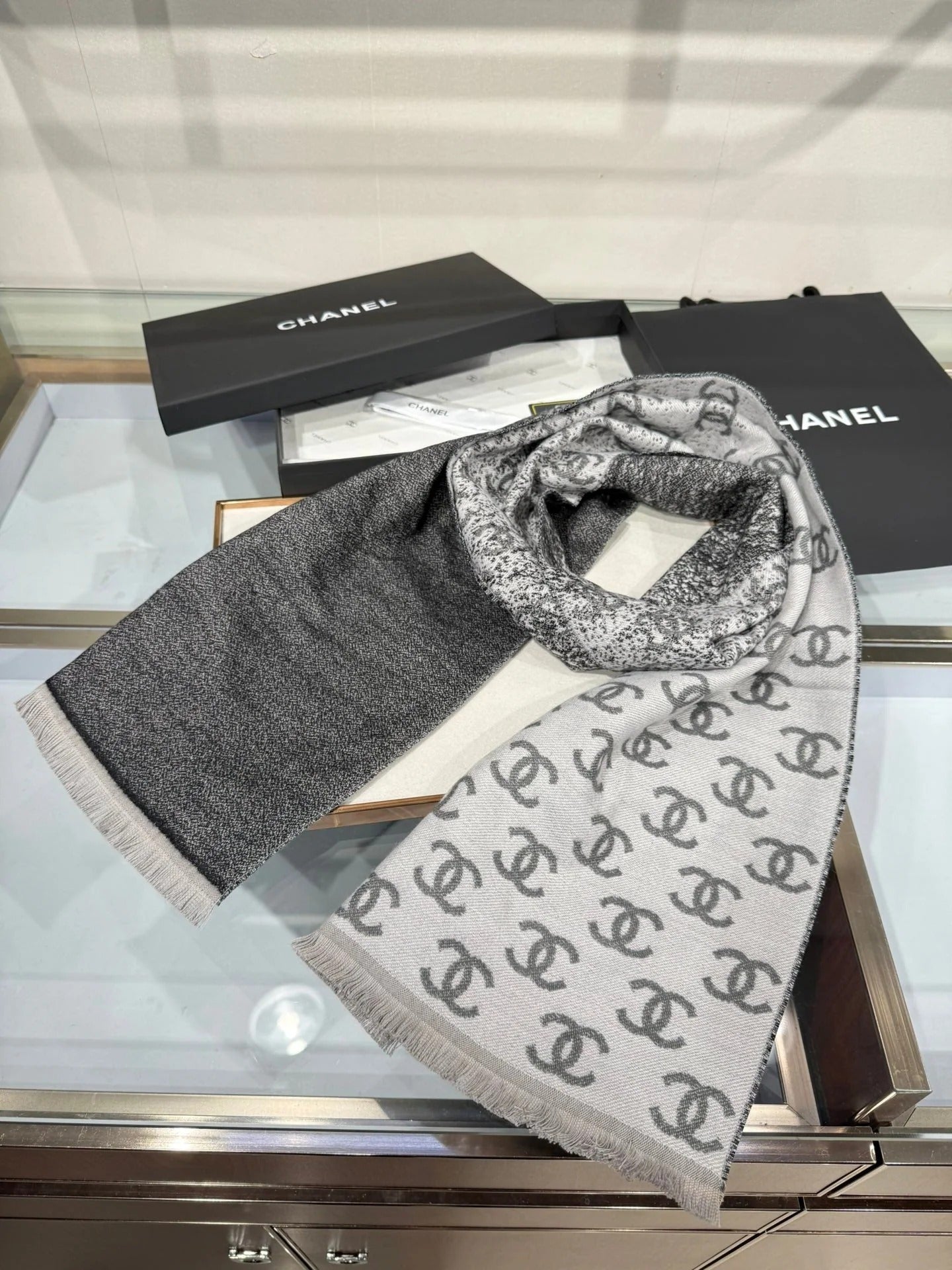 CHANEL 25S SCARF 185 CM IN CASHMERE 943078