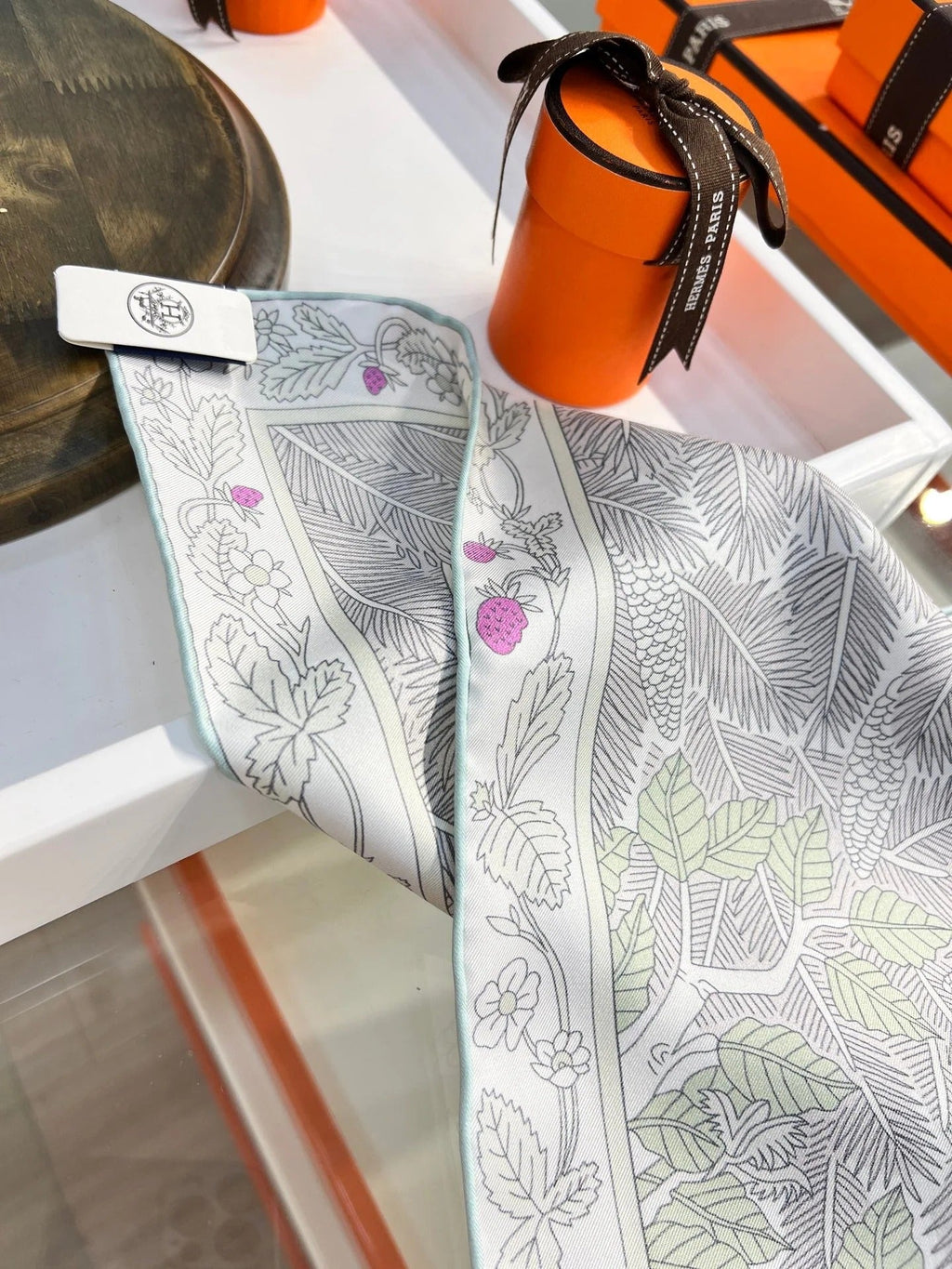 HM 26s Double-sided Scarf 90 White Gray Colorful Mulberry Silk 152368